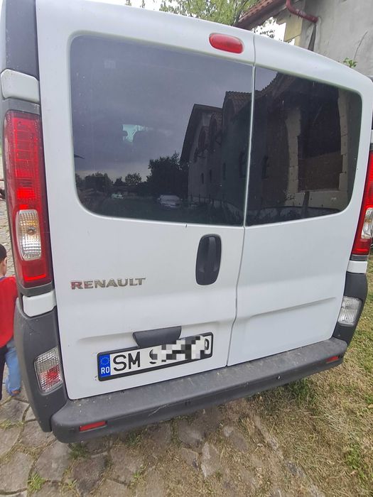 Renault trafic vând