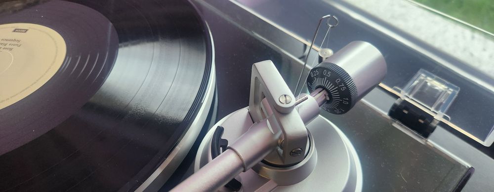 Vand Pick-up AKAI TTA07USB Bluetooth + colecție albume vinil