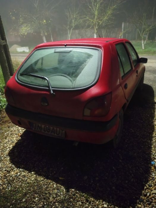 Vand Ford fiesta 1.8 td