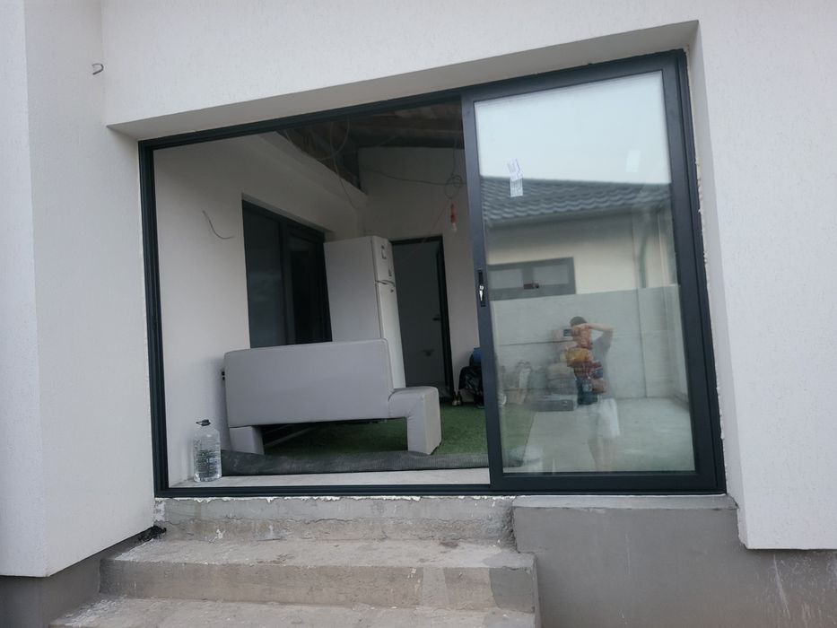 Închideri terase foișoare balcoane cu uși glisante din aluminiu