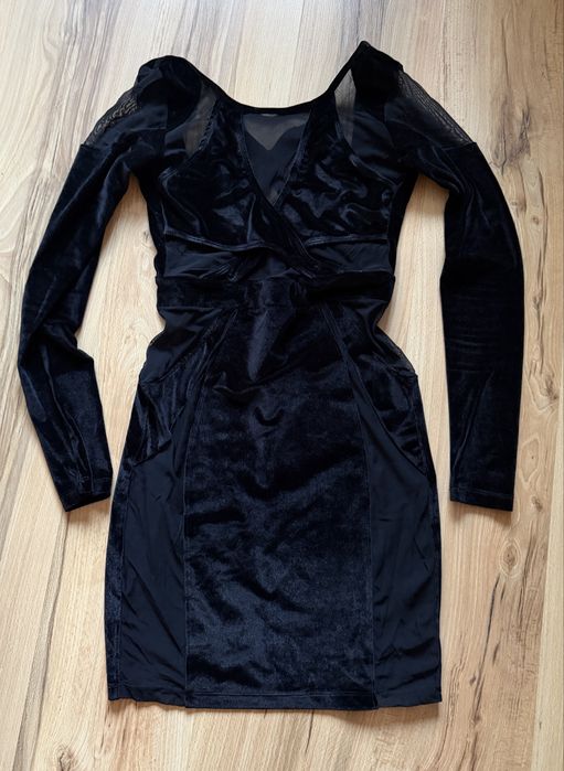 сатенена рокля, червена рокля Zara, къса черна рокля с гол гръб