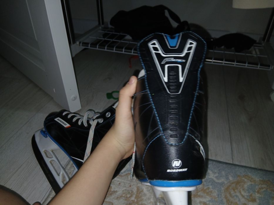 Продам каньки Город Уральск 34-37размер