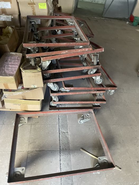 Метални кошове с платформи