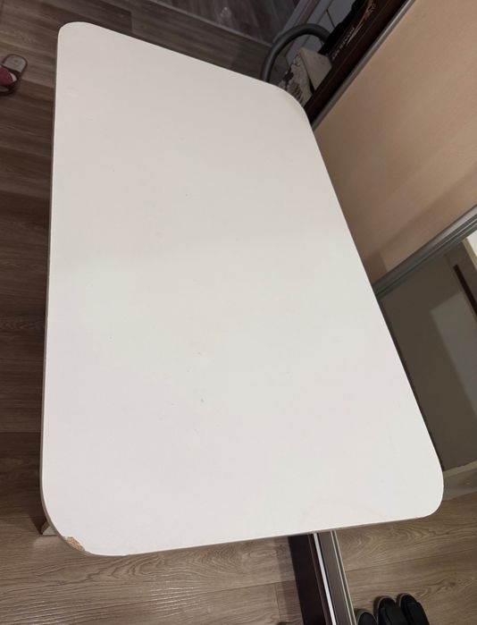 Продам Стол 100х60