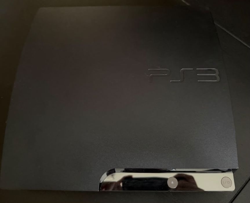 -PS3 slim -149gb -System software: 4.93 -1 controller  -9 jocuri