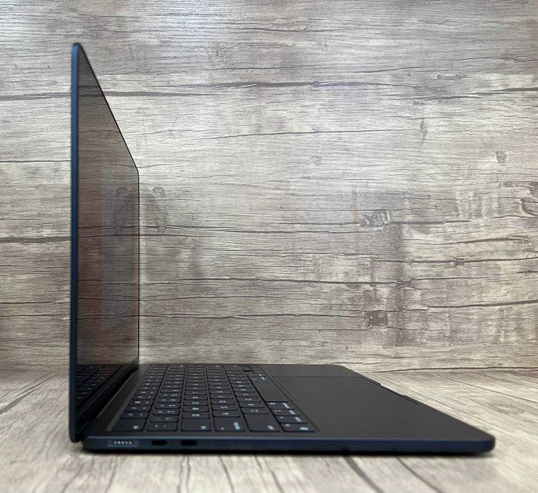 идеальный MacBook Air 13-inch m3/ 8gb/ 256gb Midnight