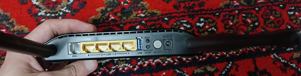 Продаётся роутер DLink DSL-2750U