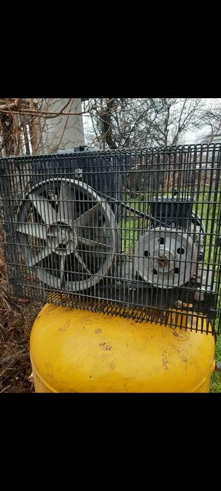 Продавам Компресор