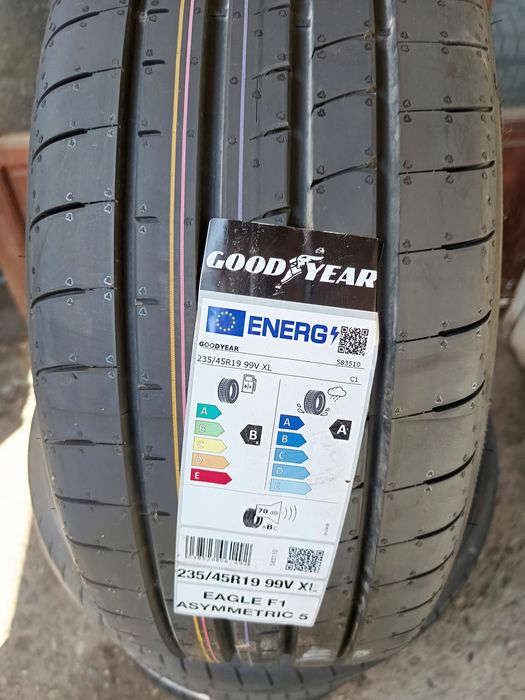 Нови летни гуми 235/45/19цола Good Year нов дот