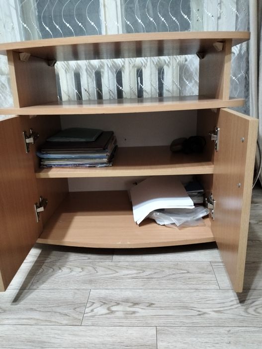 Продается шкаф-тумба под телевизор