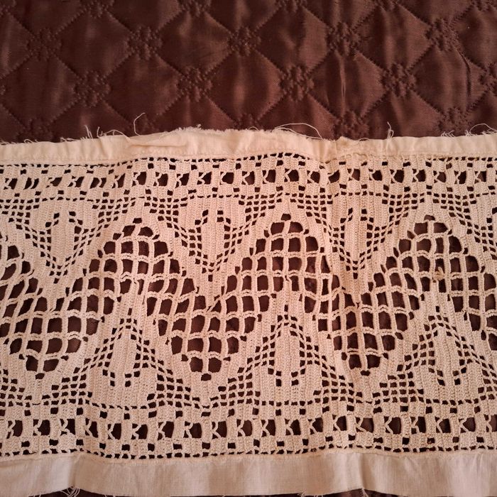 Подарявам дантела на една кука от едно време