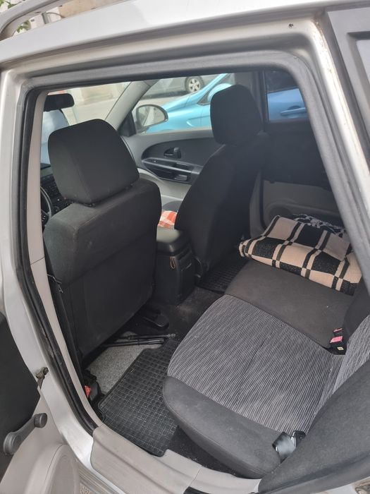 1600€ Kia Cee'd Break 1.4 benzina