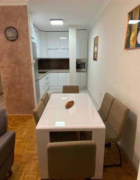 Продава се Двустаен апартамент в София, Център - 64 кв.м за 2657 €/кв.м - Снимка #4
