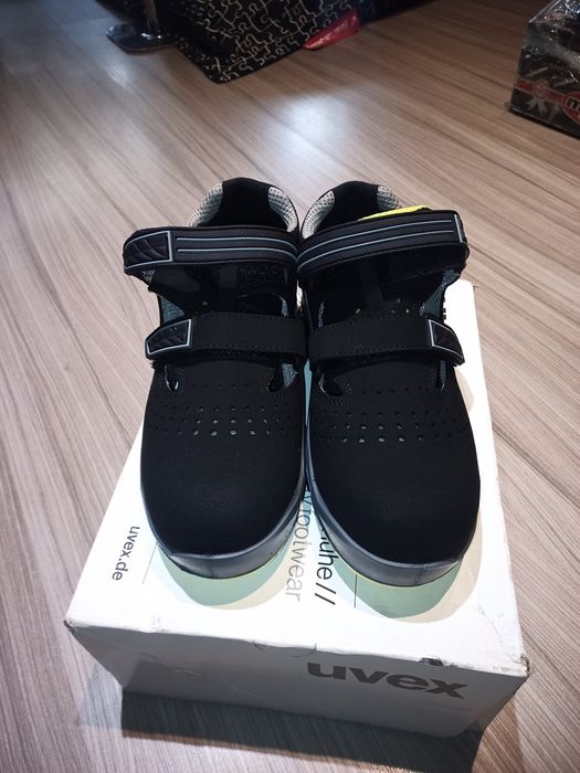 Работни обувки uvex