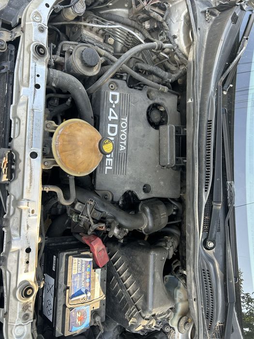 Aвенсис версо 2,0д 116кс на части/avensis verso 2,0d4d 116 na chasti