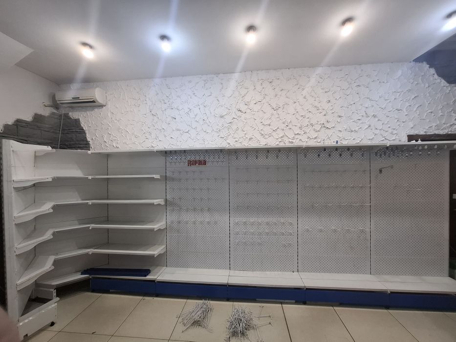 Витрина с перфорацией