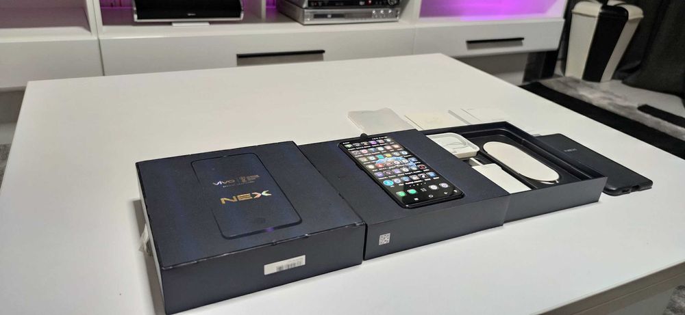 Smartphone premium Vivo Nex S,cutie,impecabil .