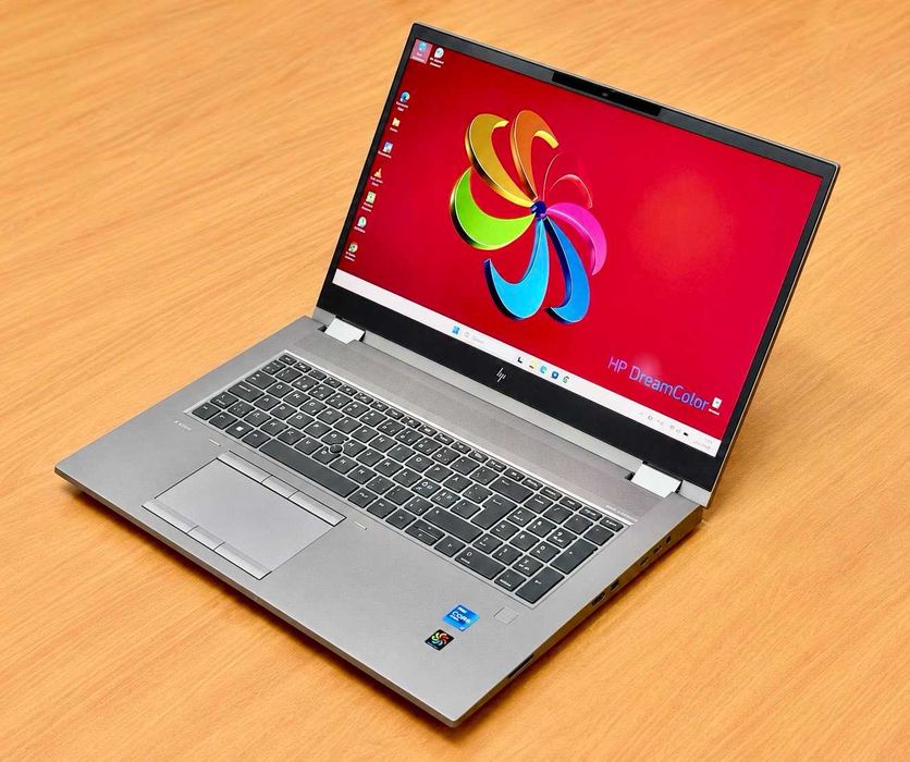 Core i7-11850H / 64GB RAM / RTX A5000 (16GB) / 1TB SSD / HP ZBook Fury 17 G8 / 17.3" 4K UHD DreamColor 550nits 100% DCI-P3