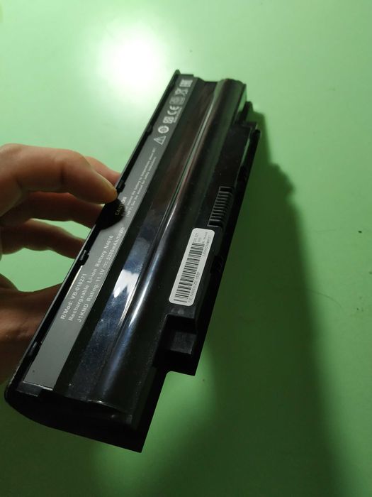 Продам АКБ от Dell Inspiron N7110