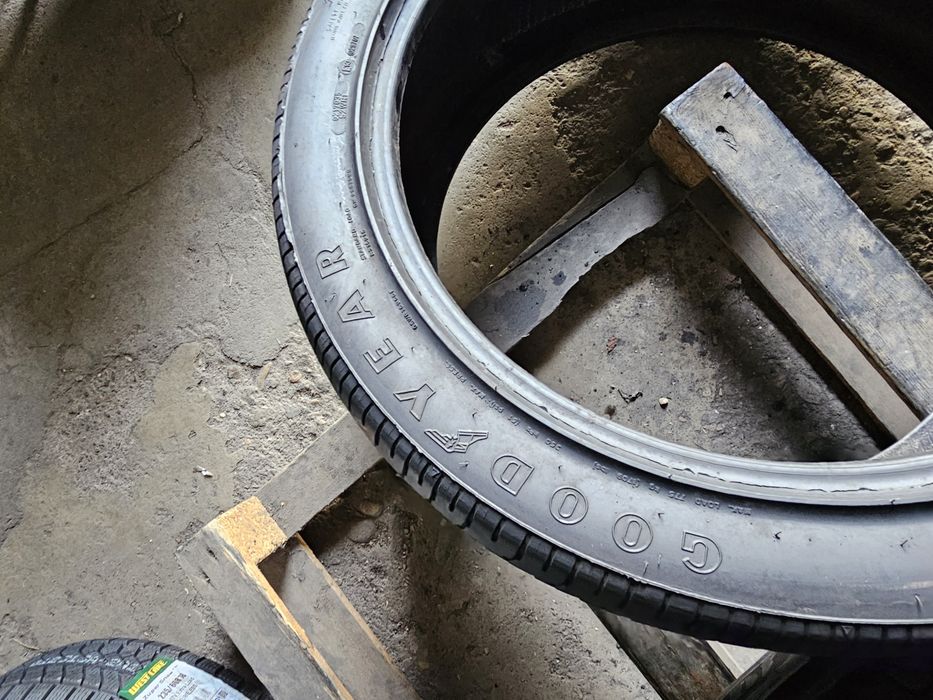 2 anvelope vara 245 45 20 Goodyear