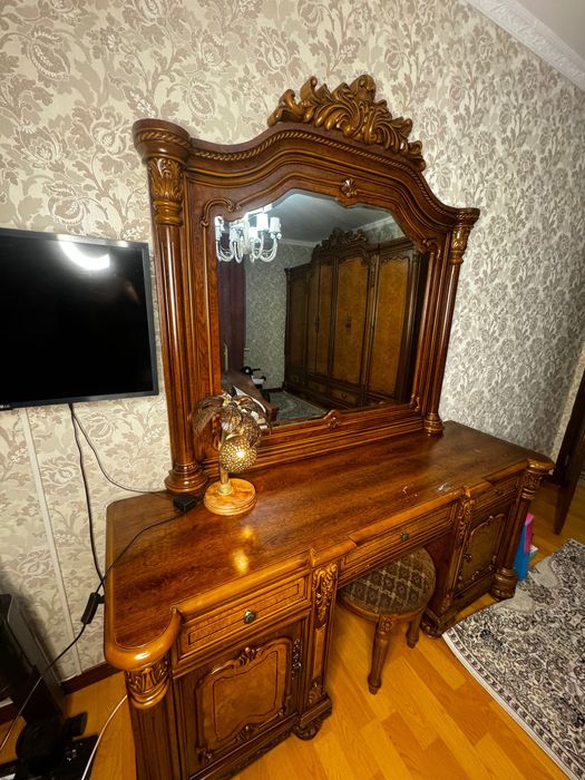 Спальный гарнитур