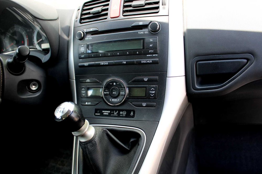 Toyota Auris 1.6 132кс бензин 2013 авг.+ ГАЗОВ Инж