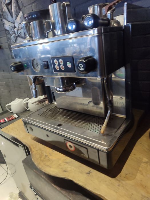 Продам кофемашина MCE