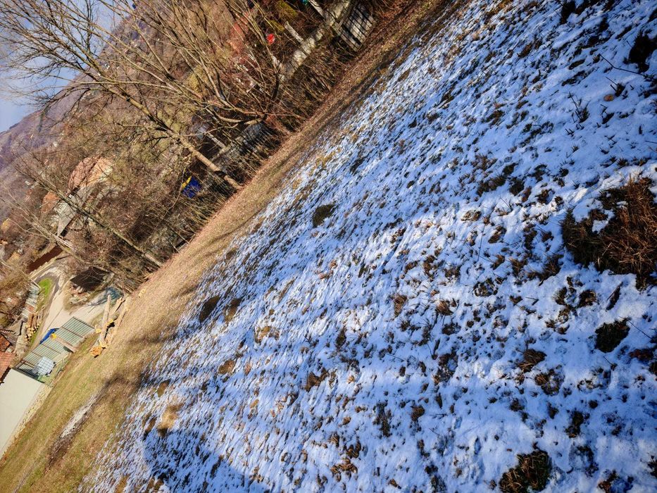 Teren intravilan de vânzare