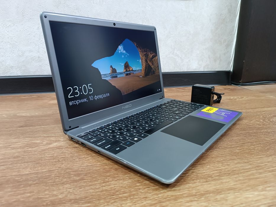 Ноутбук NEO Core i5 Windows 10 Pro.