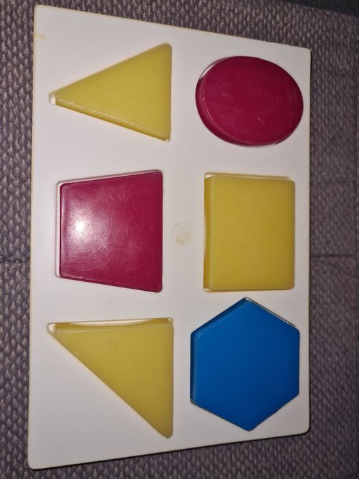Продаются развивающие игрушки.
