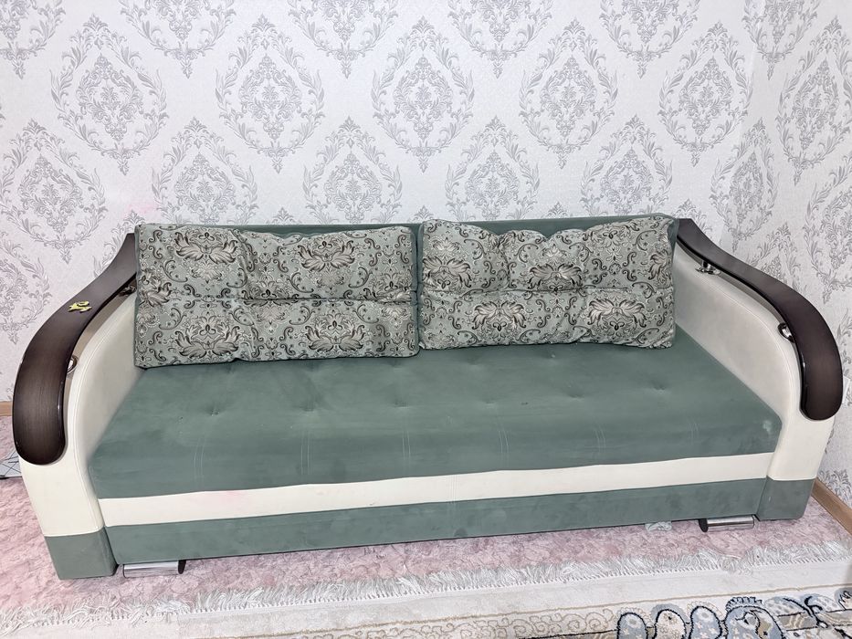 Диван в в хорошем состоянии