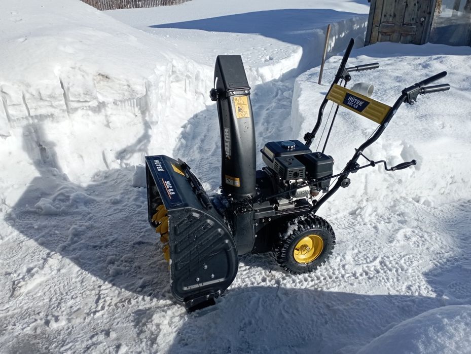 Продам снегоуборщик