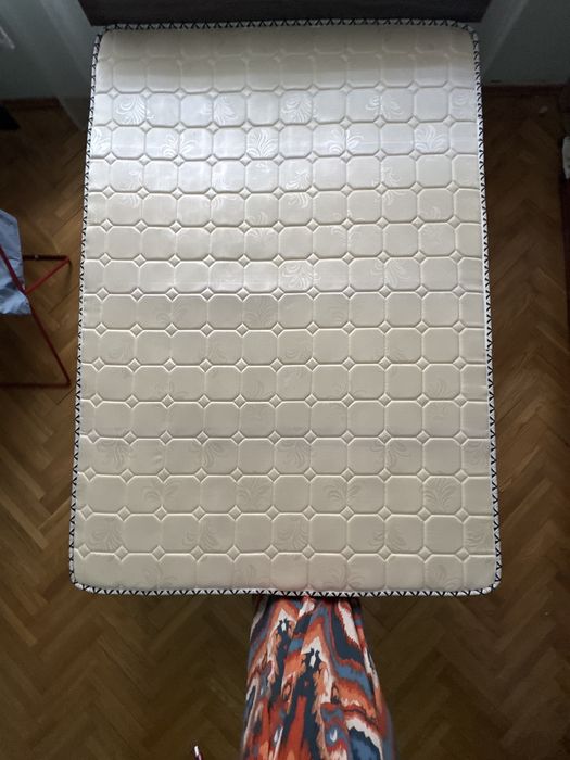 Кровать 140см с пружинным матрасом