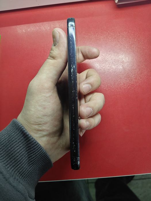 Самсунг S23 в хорошем состоянии