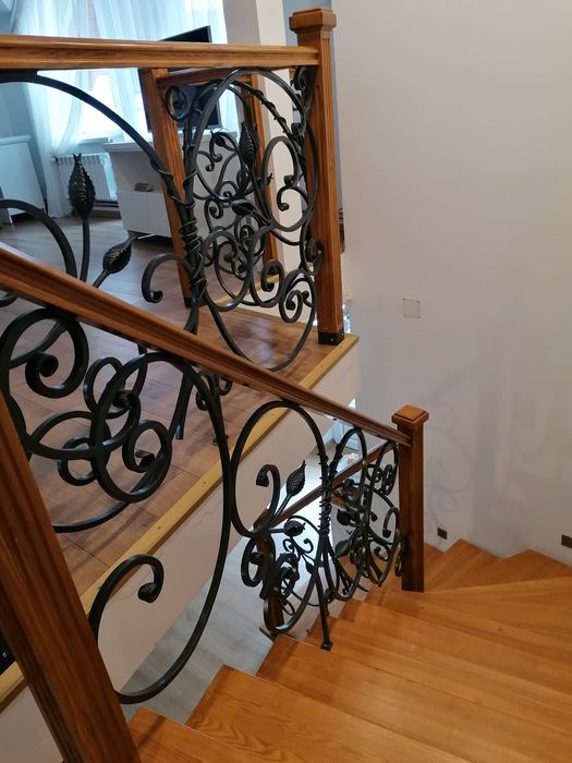 Confecții metalice. Porți,balustrade,copertine din inox și fier forjat