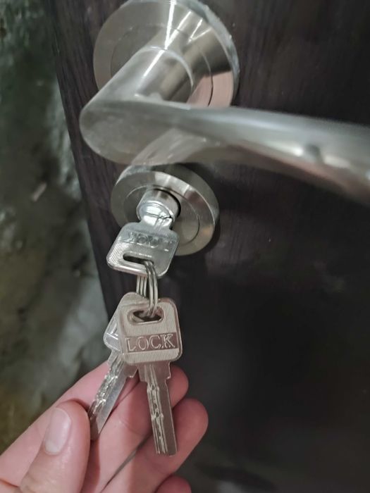 Интериорни врати