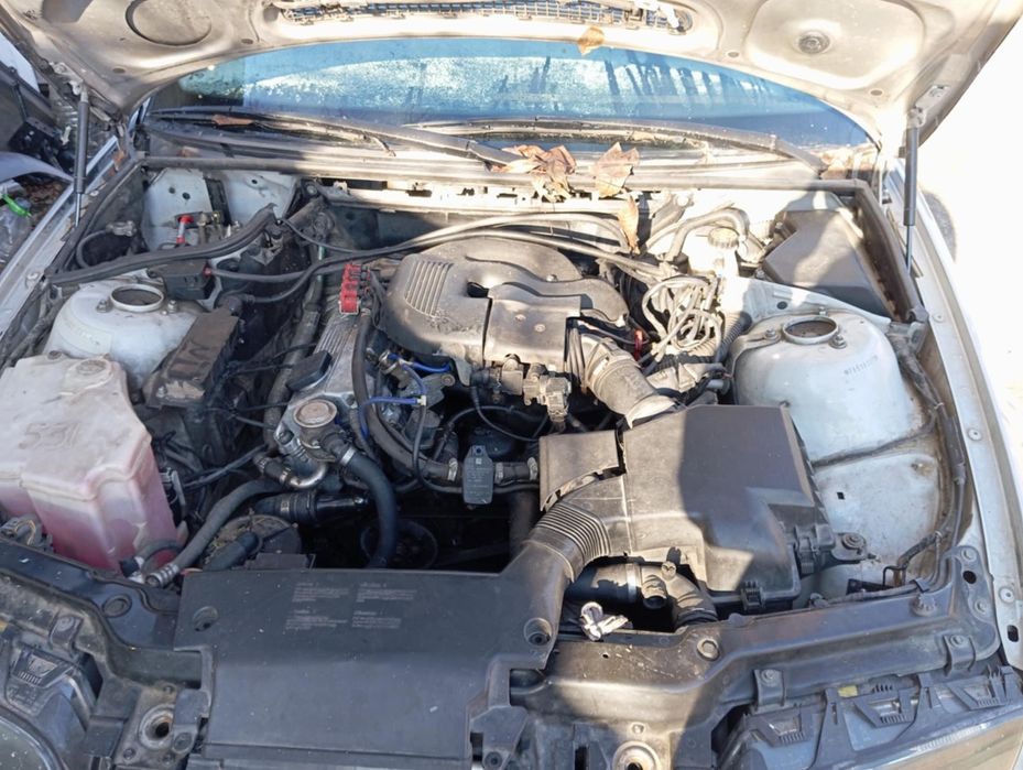 Продавам Е46 318i На части