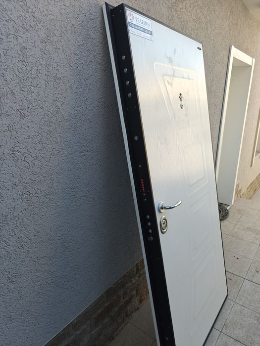 Входна врата 90/200