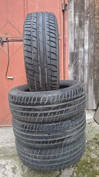 Vand  set 4 anvelope de vara Taurus 215 60 16