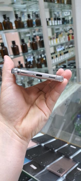 Samsung S22 Plus xotirasi 8/256GB