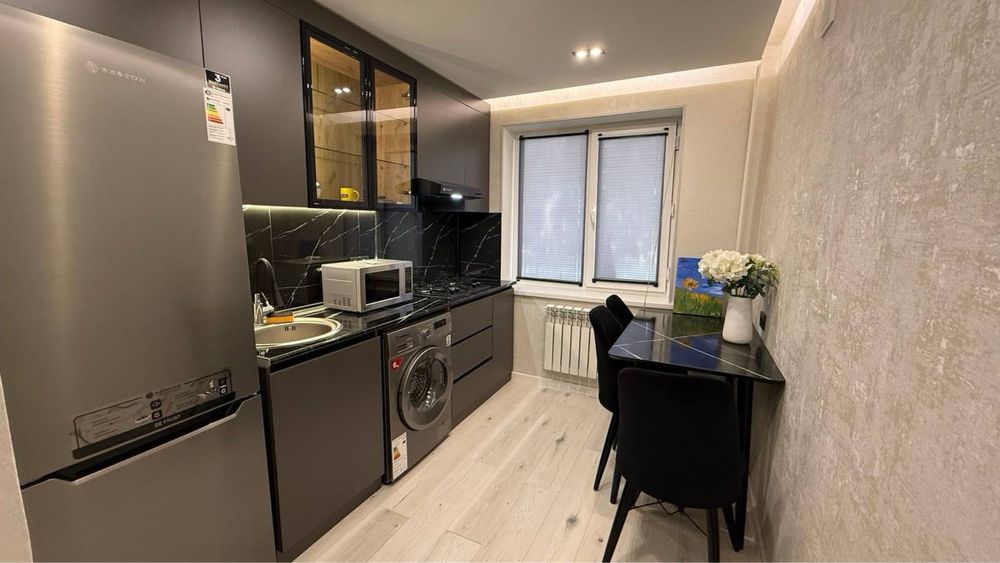 1 комнатная квартира в центре города(улица Шота Руставели)