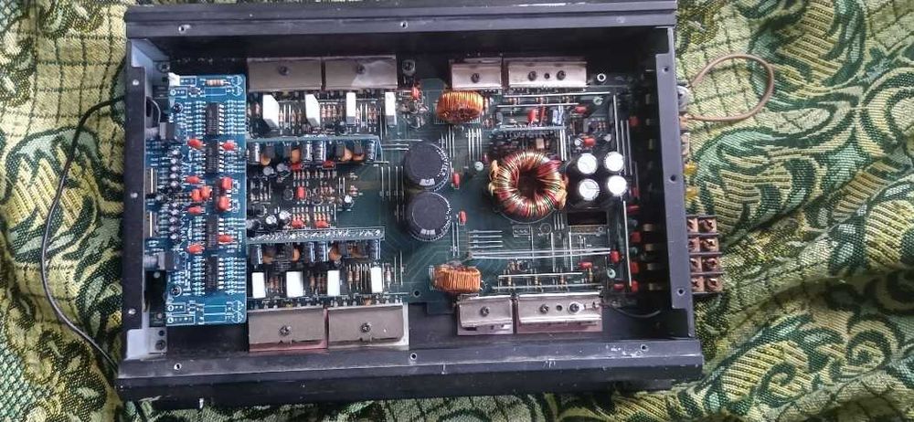 Усилвател за кола