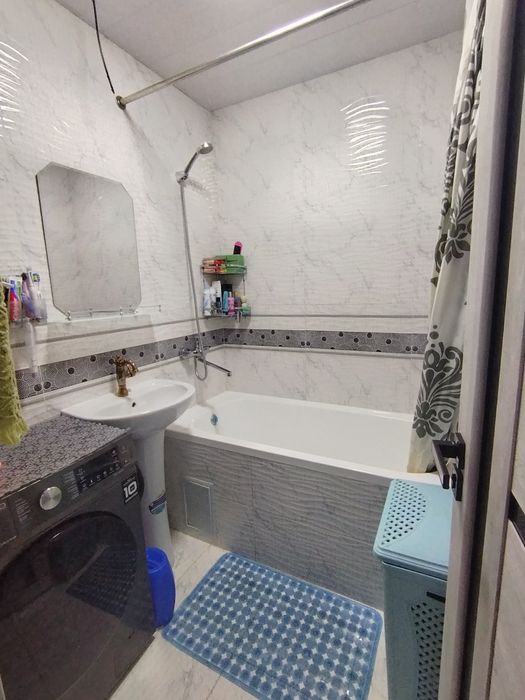 Срочно продаётся квартира Мирабадский р-н Куйлюк массив 2 2-3/4/4