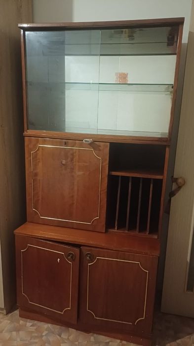 Продаётся шкаф/буфет
