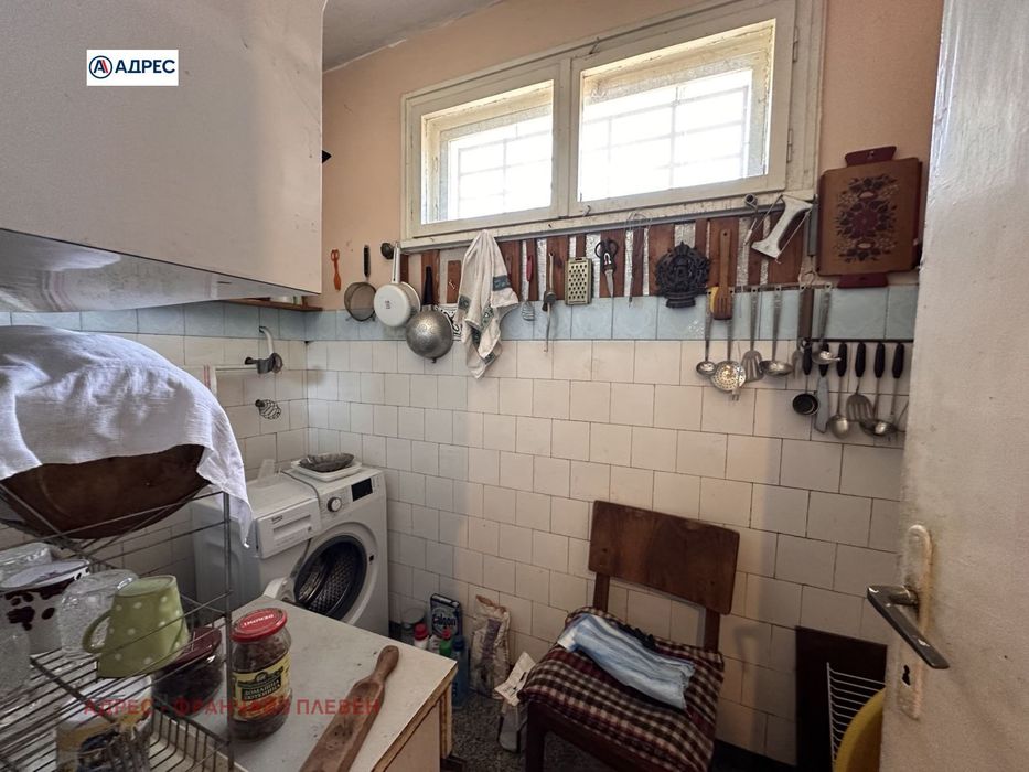 Продава се Тристаен апартамент в Плевен, Идеален център - 106 кв.м за 1699 €/кв.м - Снимка #5