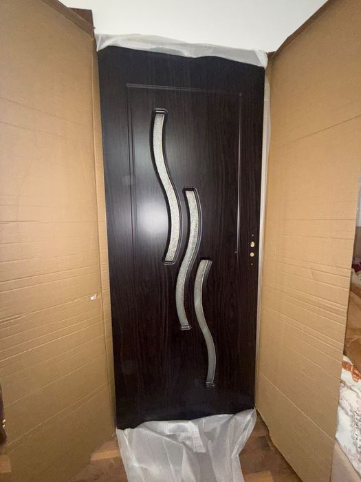 4 Usi de interior, culoare wenge cu toc reglabil, yale, manere, balamale- toate noi in ambalaj