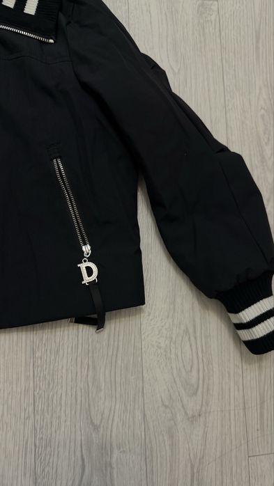 Продам весеннюю куртку 152 р