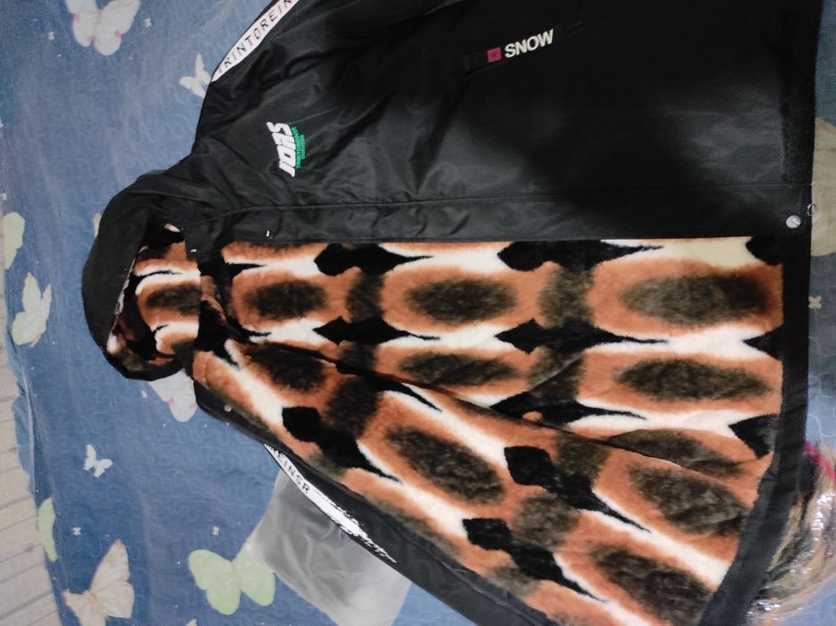 Мужская куртка с мехом с капюшоном