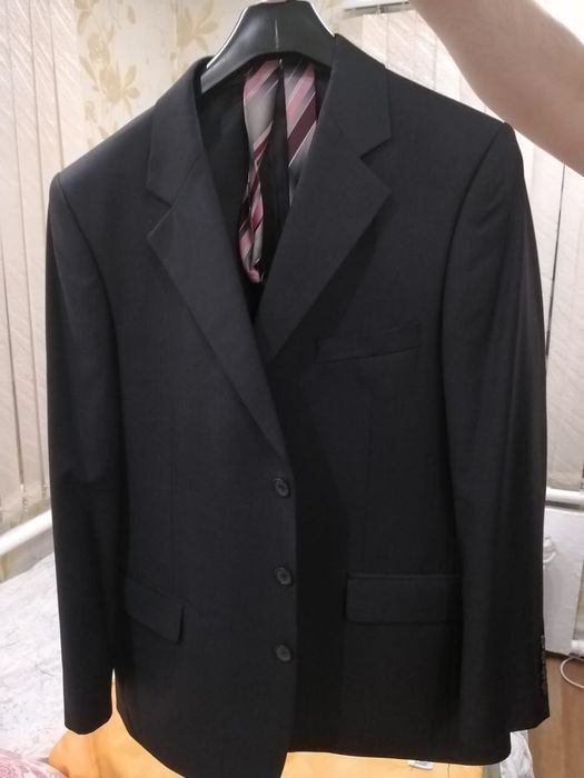 Продам мужской костюм.