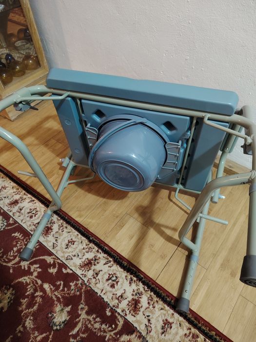 Scaun bariatric pentru toaletă 225 kg